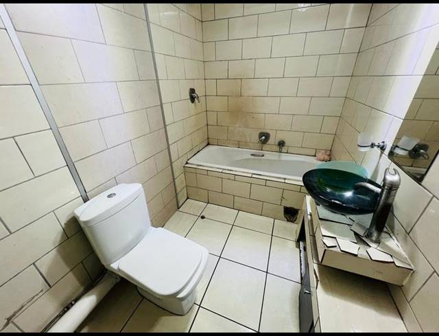 4 BEDROOM APARTMENT FOR SALE IN BRAAMFONTEIN